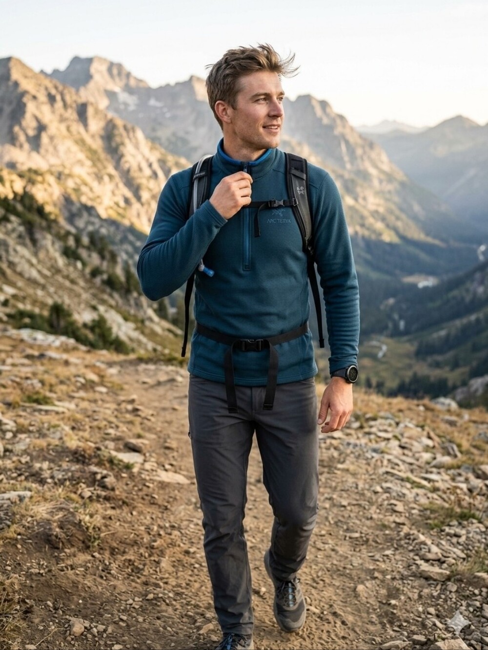Arc'teryx Men's Blue Half-Zip Jacket
